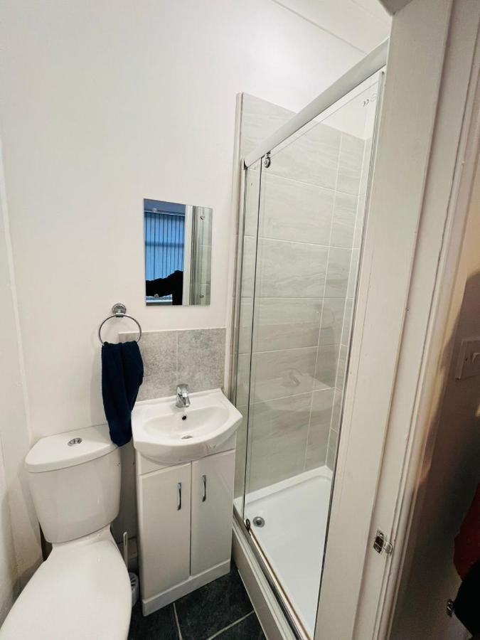 Luxury Double & Single Rooms With En-Suite Private Bathroom In City Centre Stoke On Trent Exterior foto